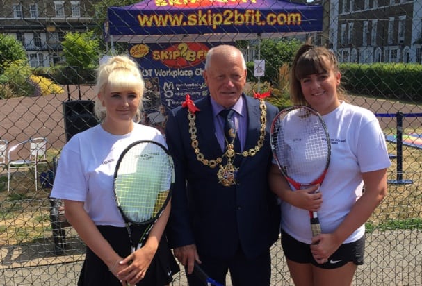 The Mayor of Ramsgate with Tennis coaching sisters Amy and Charlotte Tonkiss (002)